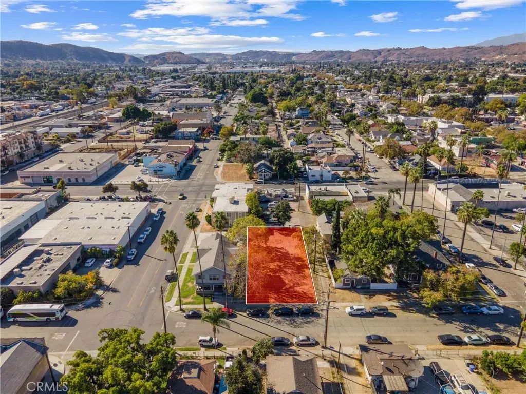 335 North Gordon Street, Pomona