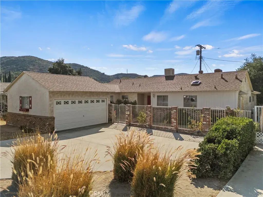 10335 Oro Vista Avenue, Sunland