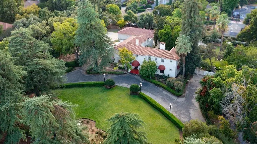 4175 N Van Ness Boulevard North, Fresno