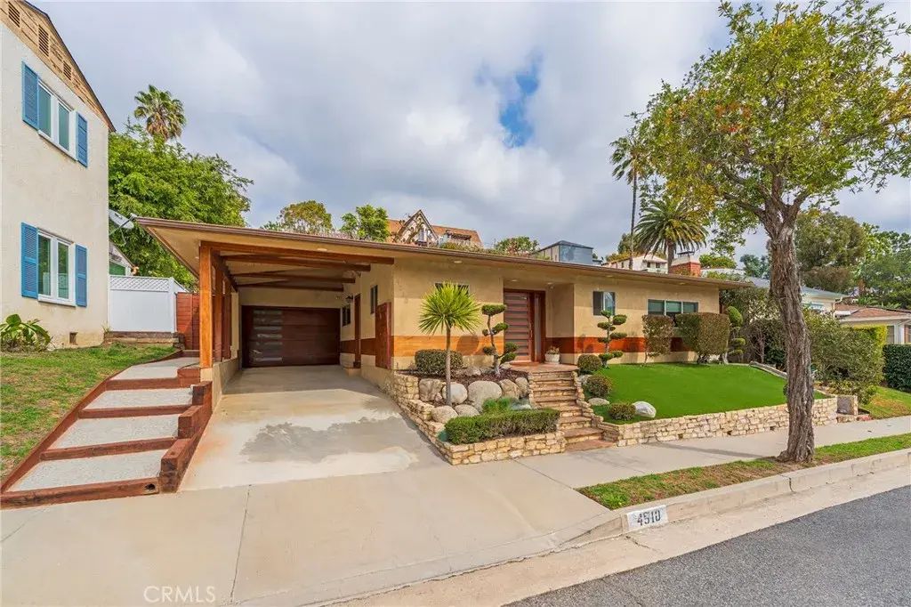 4510 S Mullen Avenue, View Park