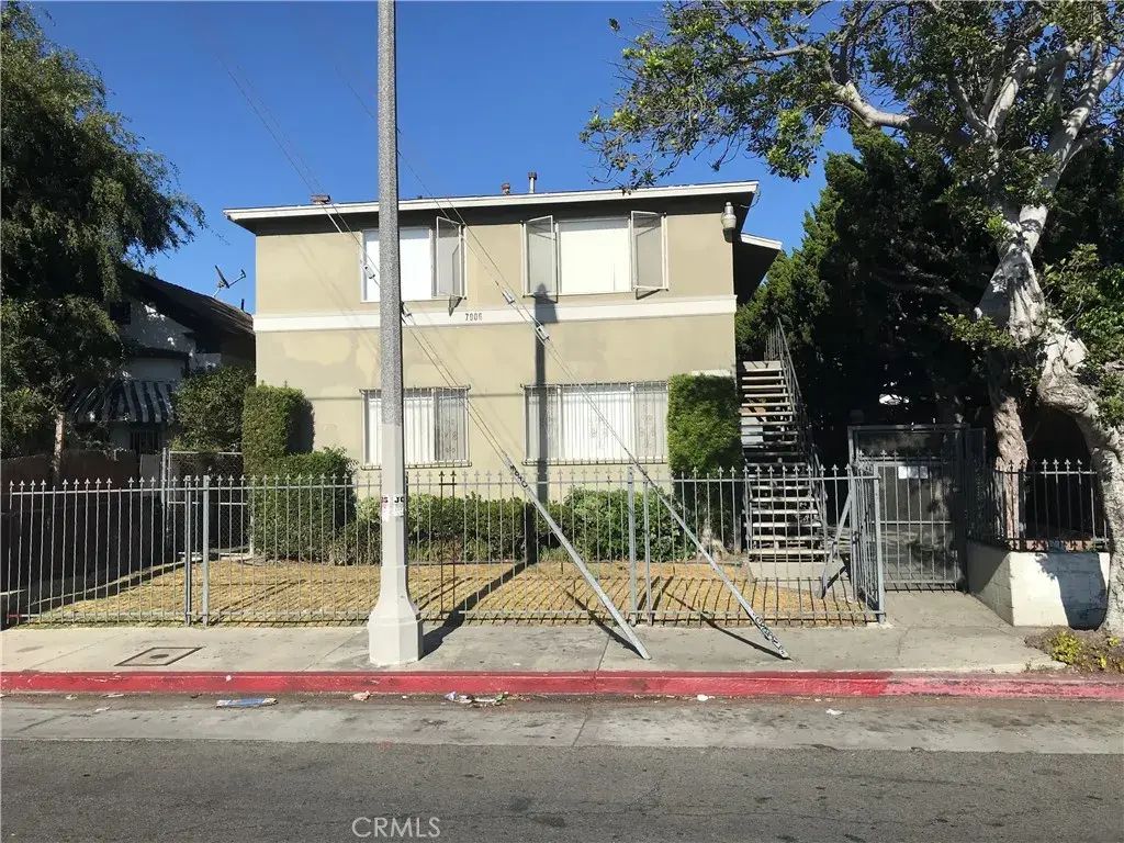 7906 S San Pedro Street, Los Angeles