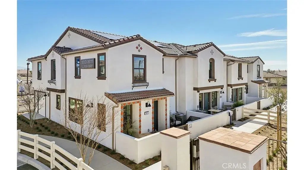 16195 Lumia Way, Fontana