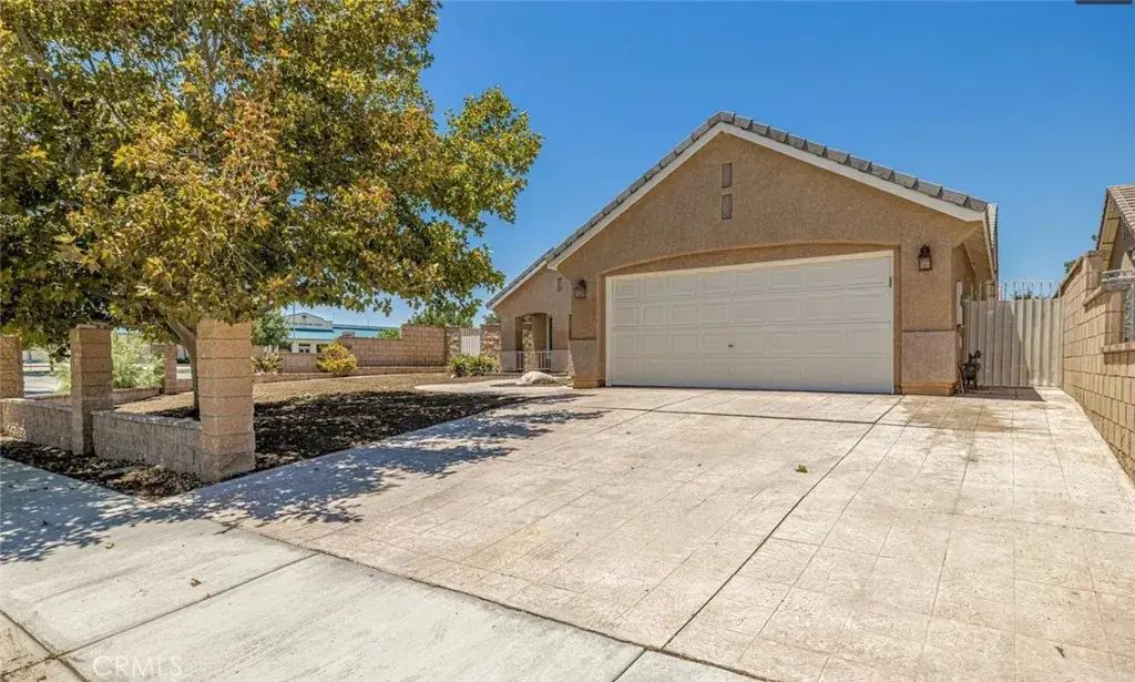 2101 Manchester Street, Rosamond