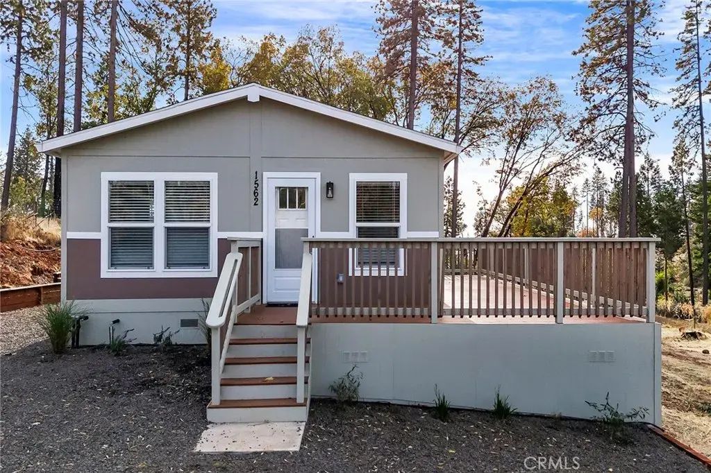 1562 Hemlock, Paradise