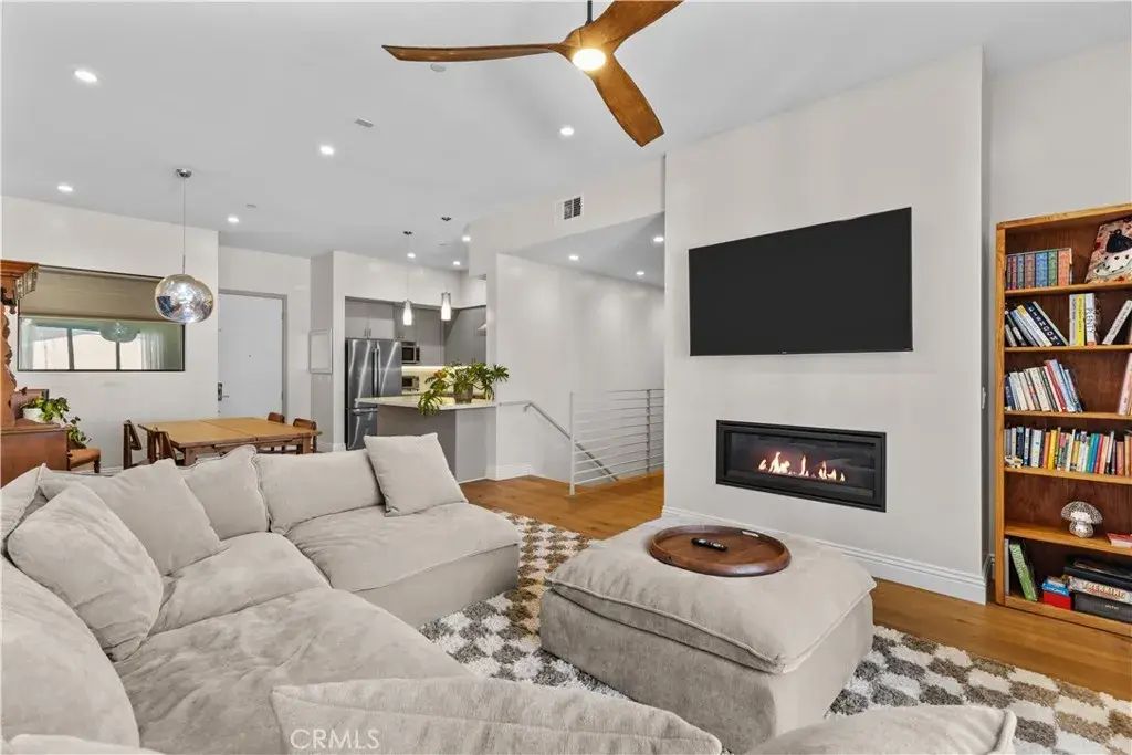 4322 Gentry Avenue 103, Studio City