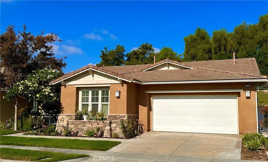 21529 Magnolia, Walnut