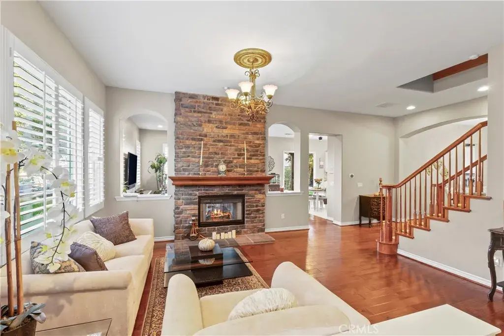 17004 Crest Heights, Canyon Country