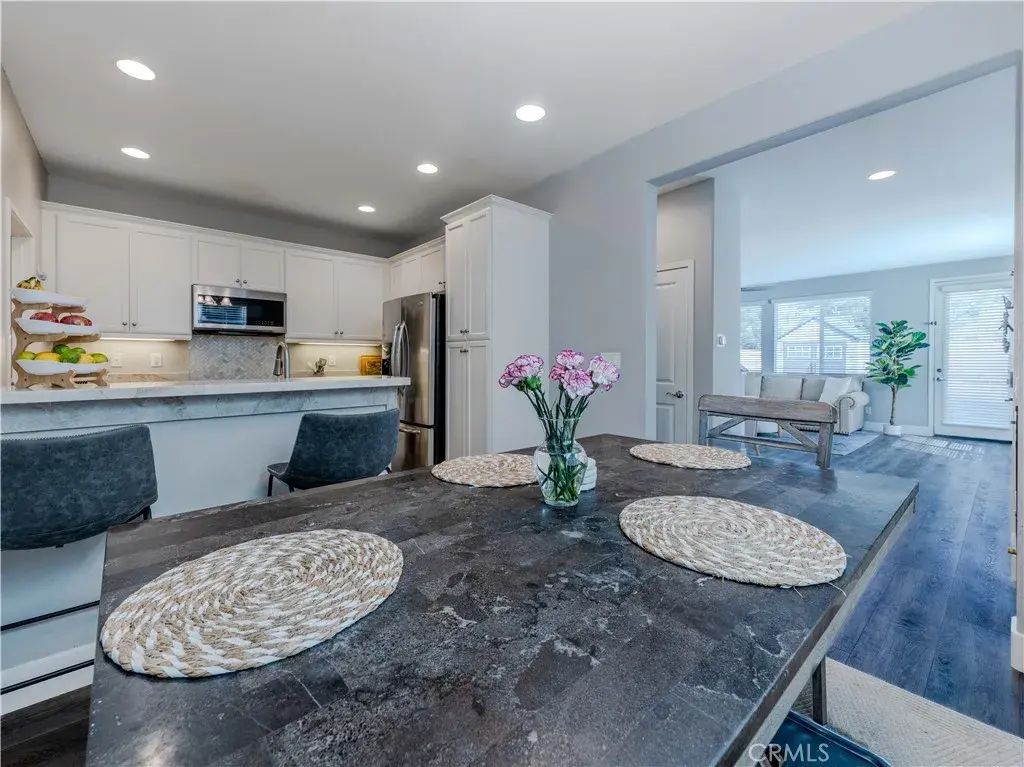 19451 Opal Lane, Saugus