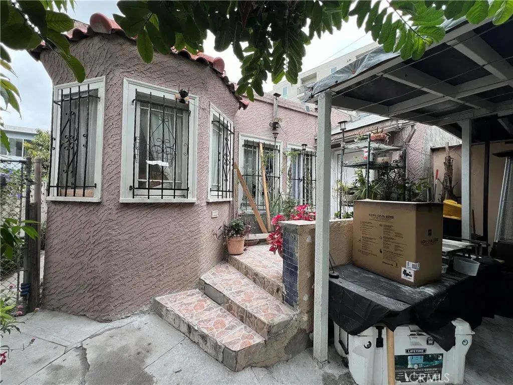 2524 Alsace Ave, Los Angeles