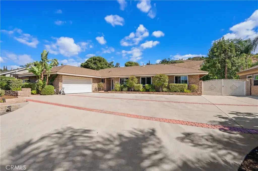 7660 Frazer, Jurupa Valley