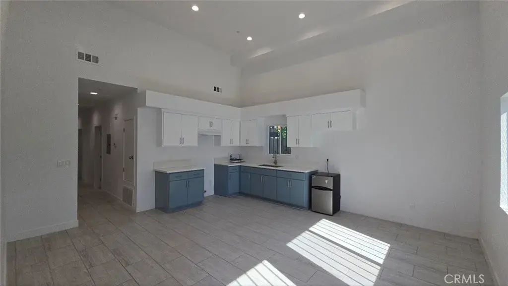 10413 Avalon Boulevard, Los Angeles