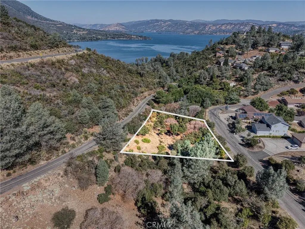 4827 Iroquois, Kelseyville