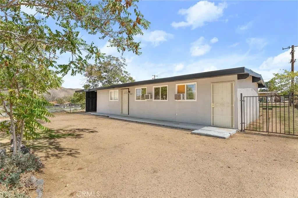 7427 Acoma Trail, Yucca Valley