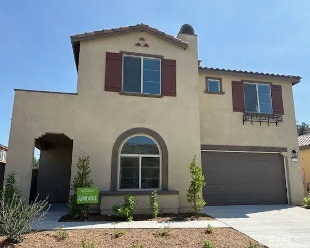 3813 Leafgreen Road, Corona