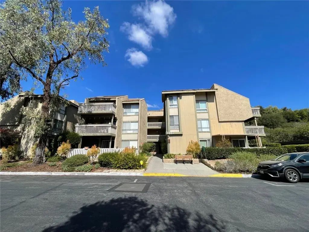 327 Chestnut Hill 22, Thousand Oaks