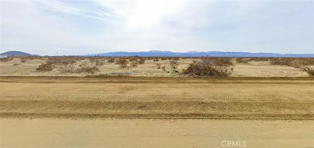 E Avenue Q, Palmdale