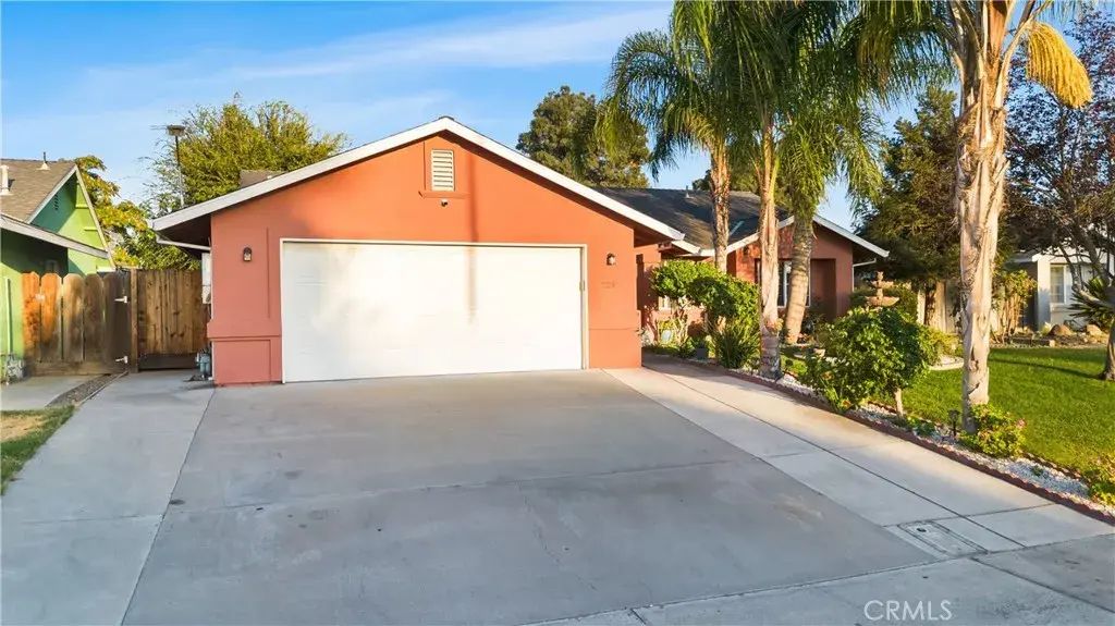 2290 Fern, Merced