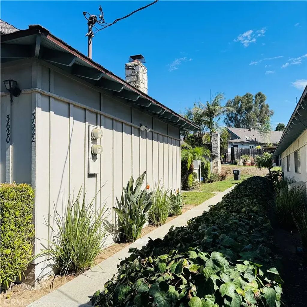 3620 Country Club Drive, Long Beach