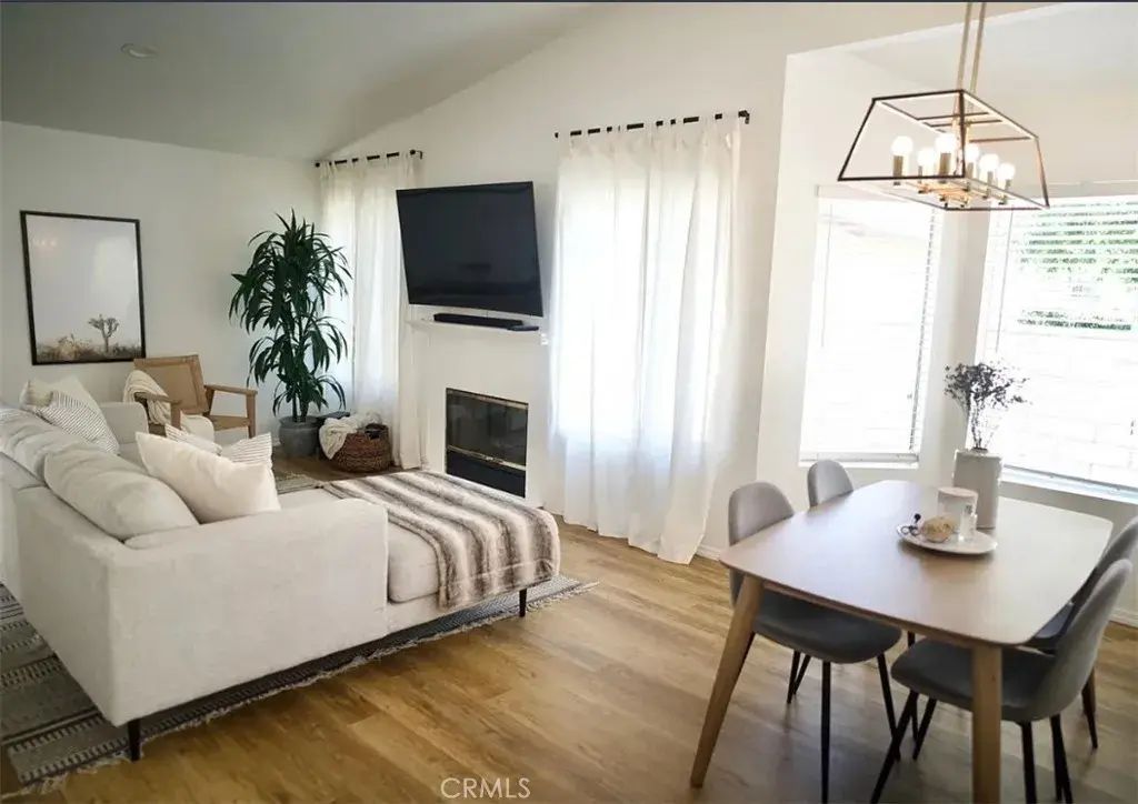 28435 Seco Canyon 154, Saugus