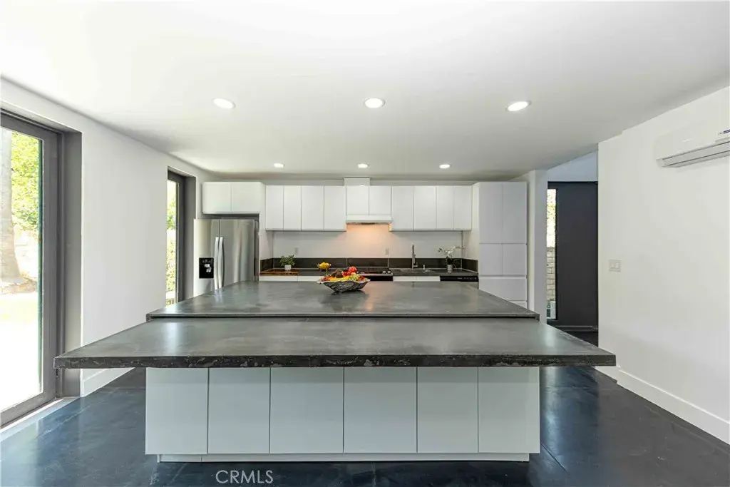 7503 Linley Lane, West Hills