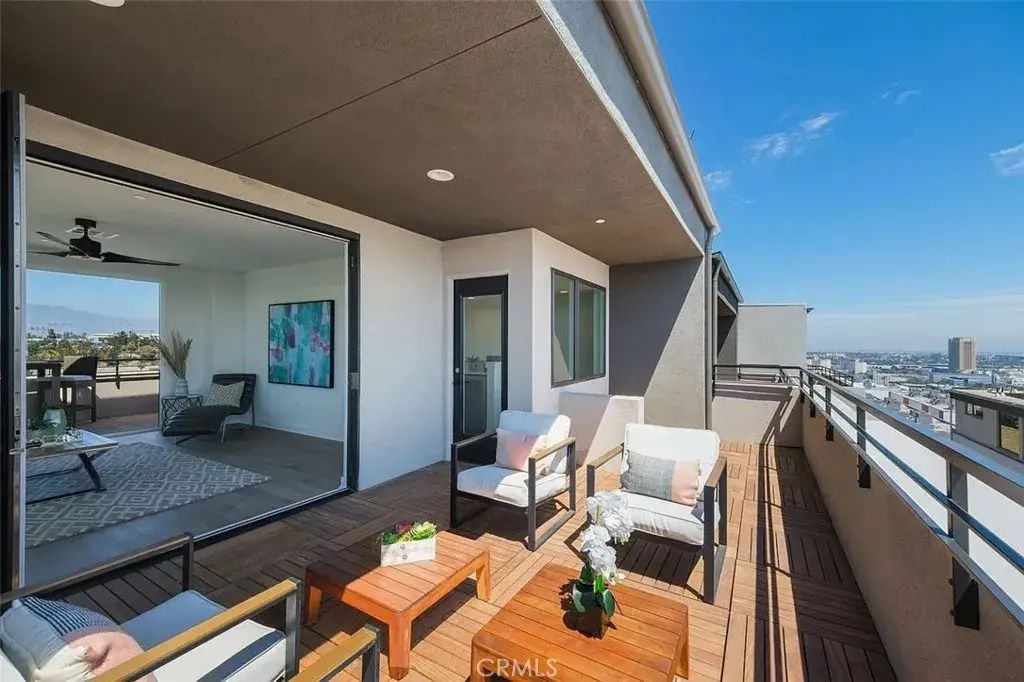 1053 N Joels Place, Echo Park