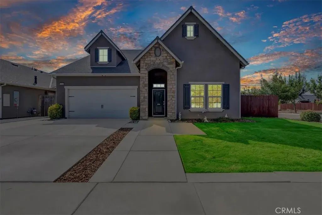 2283 W Andrew Lane, Hanford