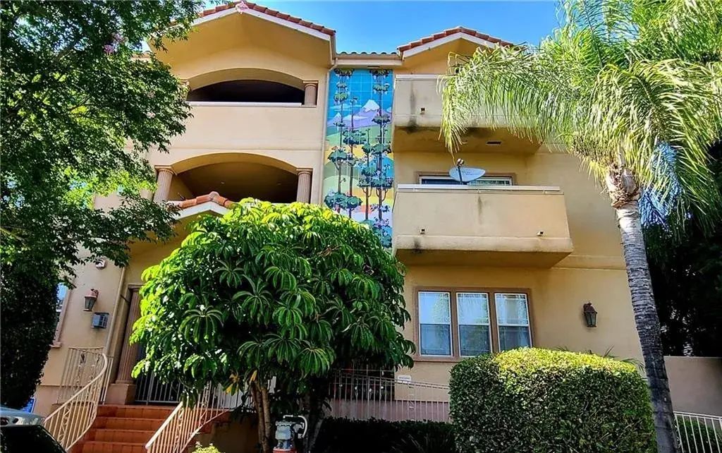 555 E Santa Anita Avenue 301, Burbank
