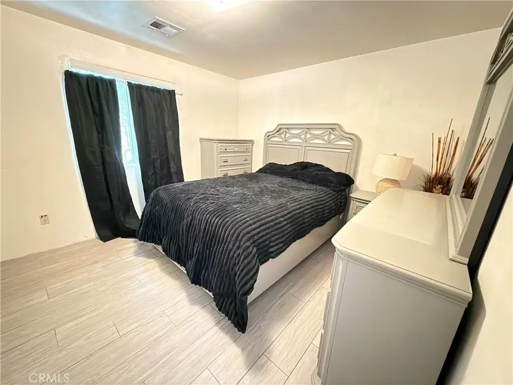 32904 Navajo, Cathedral City