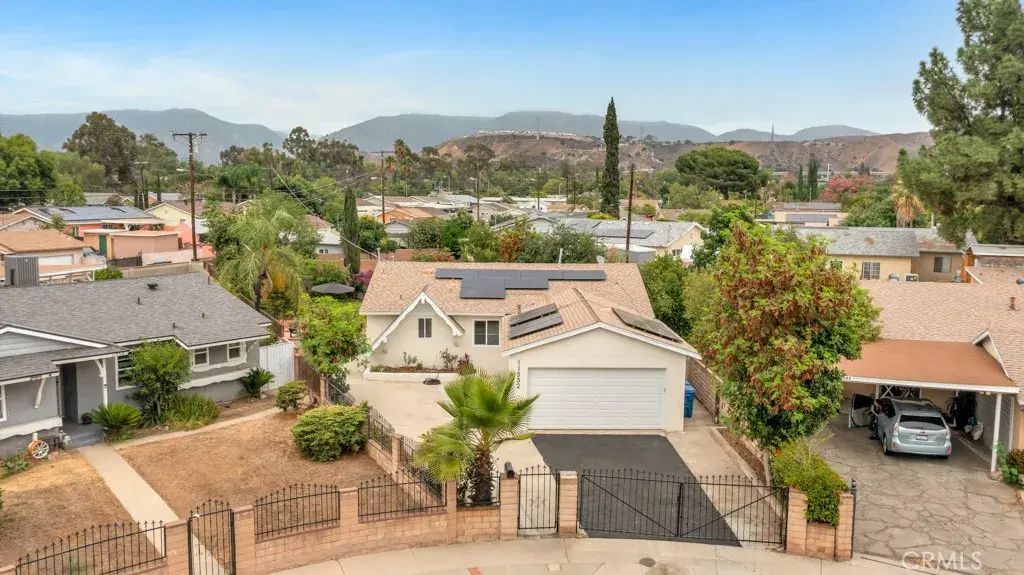 11552 Fellows, Pacoima