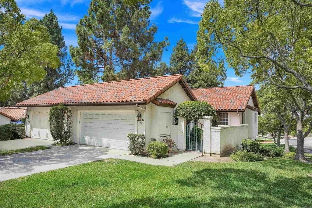 16244 Avenida Venusto A, 