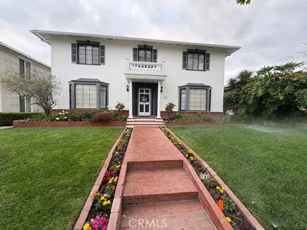 3835 California Avenue, Long Beach
