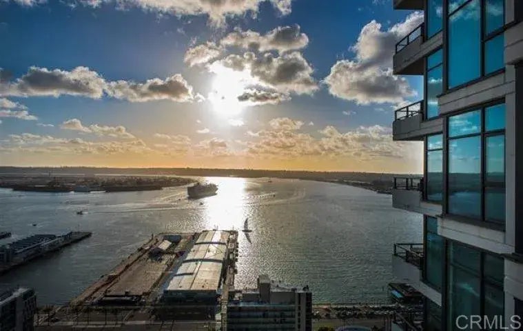 1205 Pacific Highway 3503, 