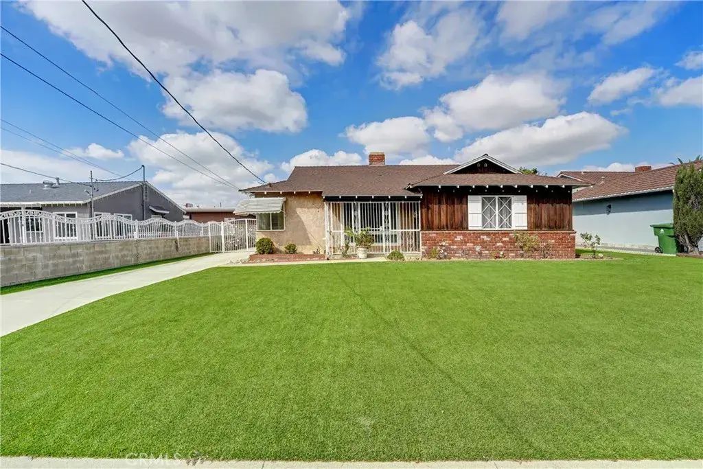 8907 Helen Avenue, Sun Valley