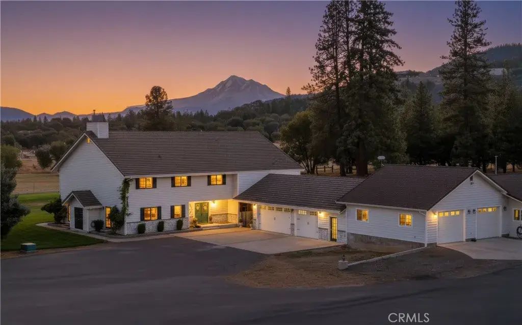 1121 Oak Valley Drive, Yreka