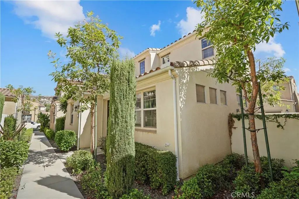 20262 Pienza Lane, Porter Ranch