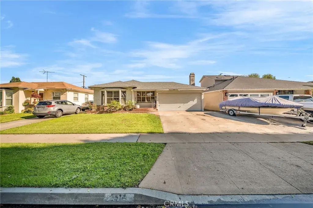 5514 Bellflower Blvd, Lakewood