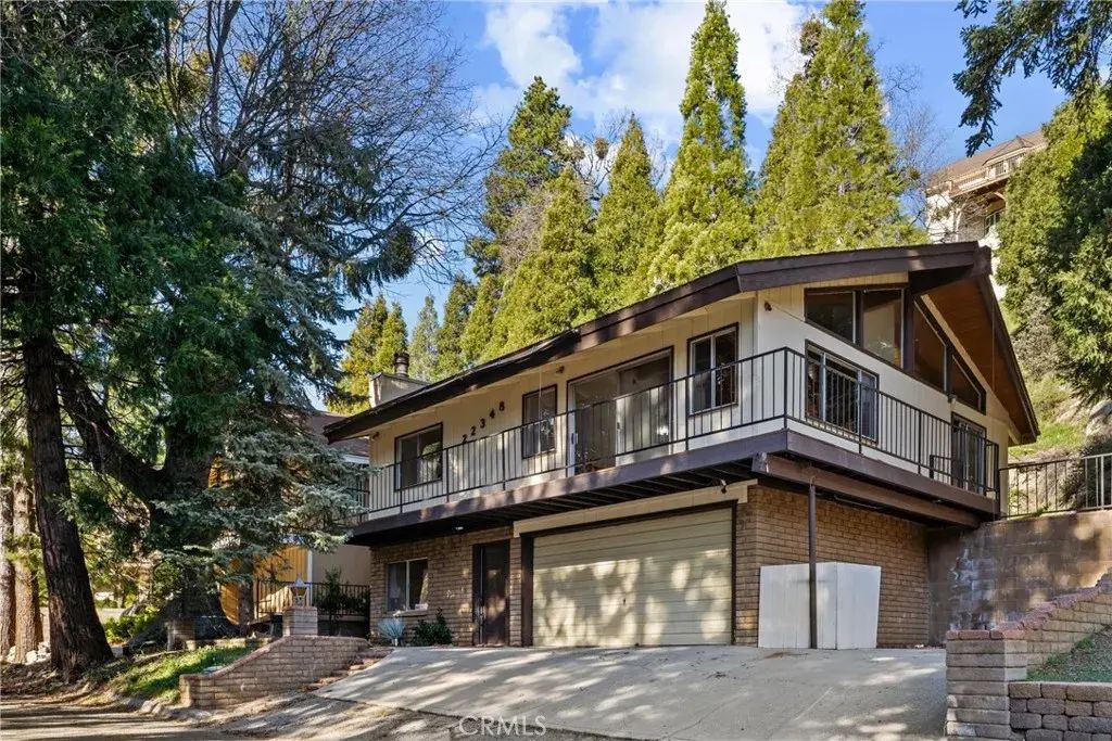 22348 Glenwood, Crestline