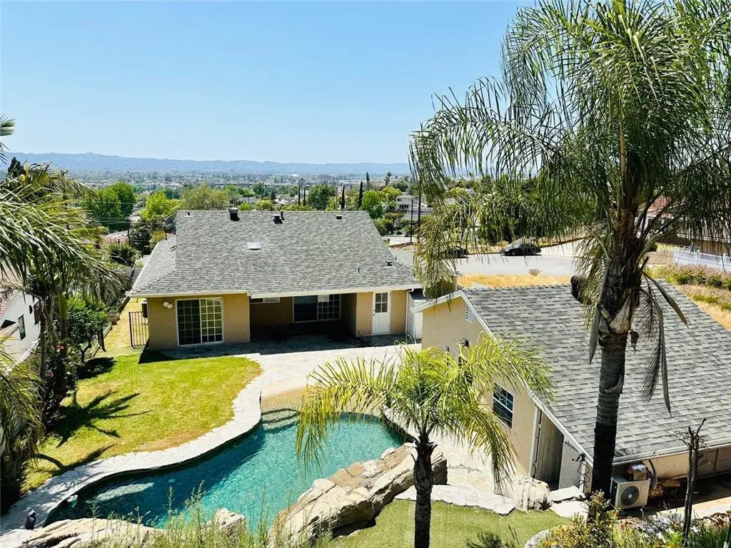 2734 Kingsway, Burbank