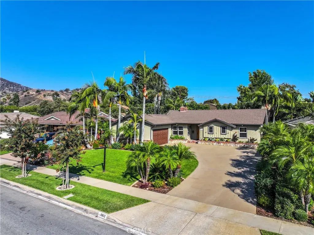 1302 Sierra View, Glendora