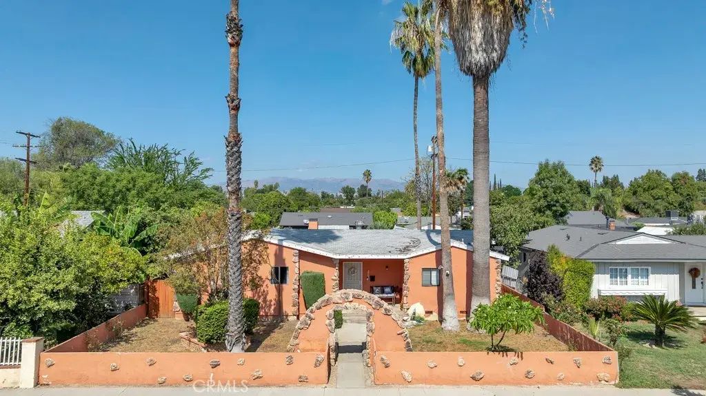 20251 Vanowen, Winnetka