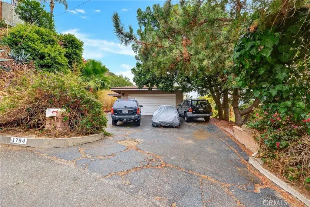 1794 Thurber Place, Burbank