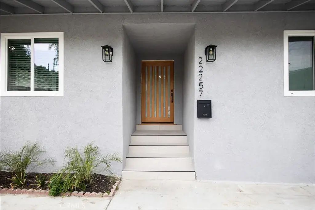 22257 Macfarlane Drive, Woodland Hills