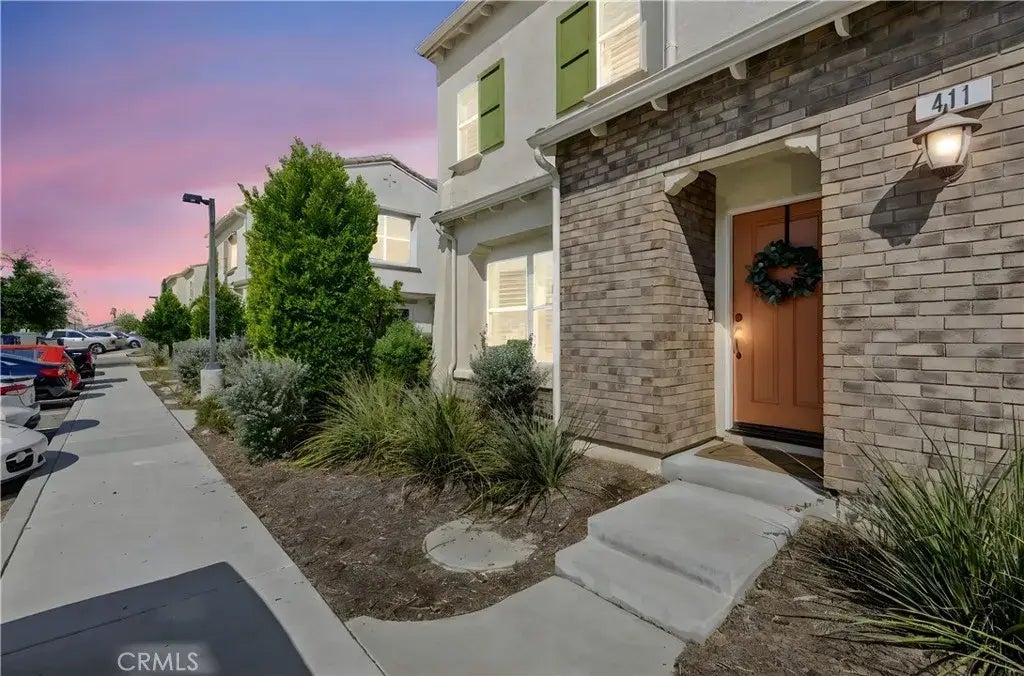 7155 Citrus 411, Fontana