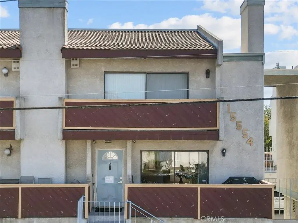 15554 Parthenia Street 6, North Hills