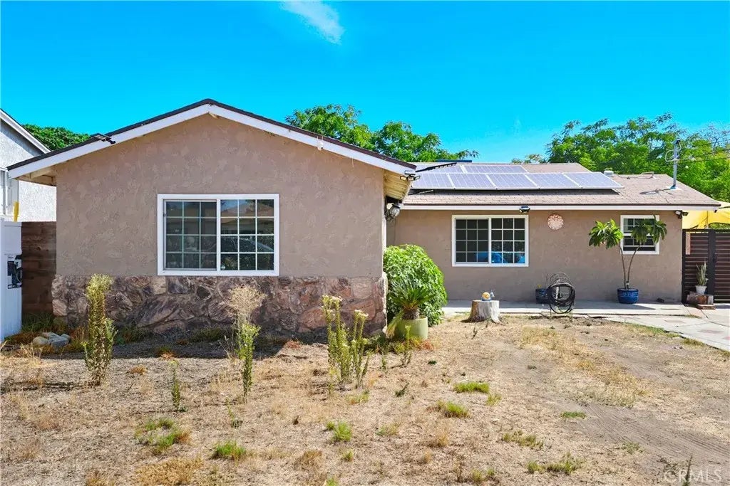 8621 Cypress, Fontana