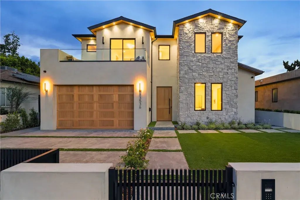 13536 Morrison Street, Sherman Oaks