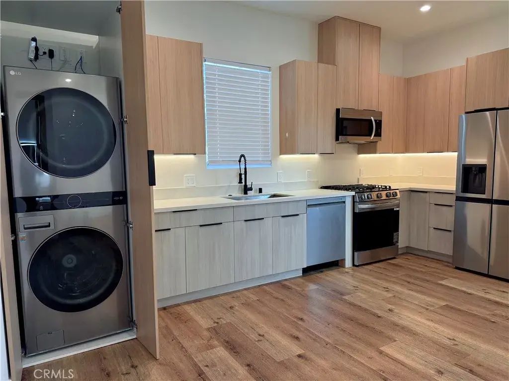 6904 Corbin Avenue, Reseda