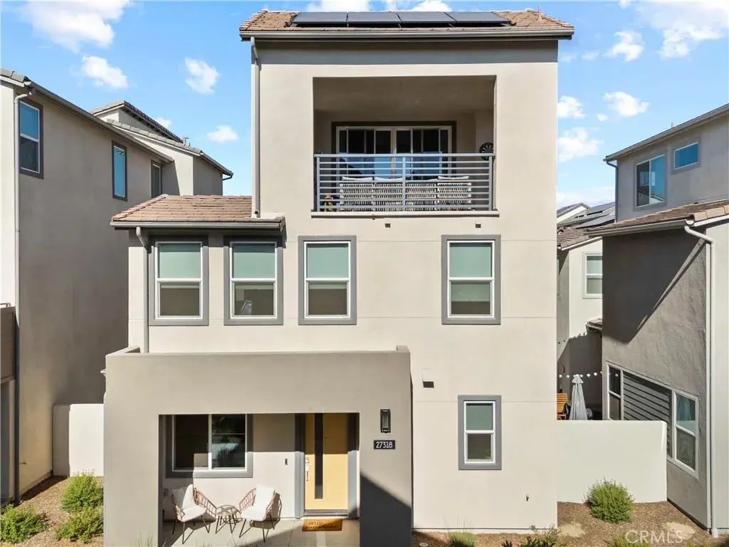 27318 Maverick Place, Valencia