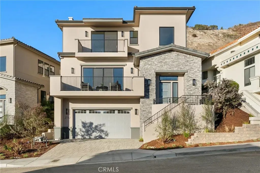 2732 Barcelona, Pismo Beach