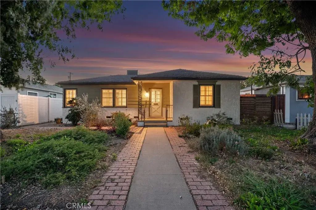 6939 White Oak Avenue, Reseda